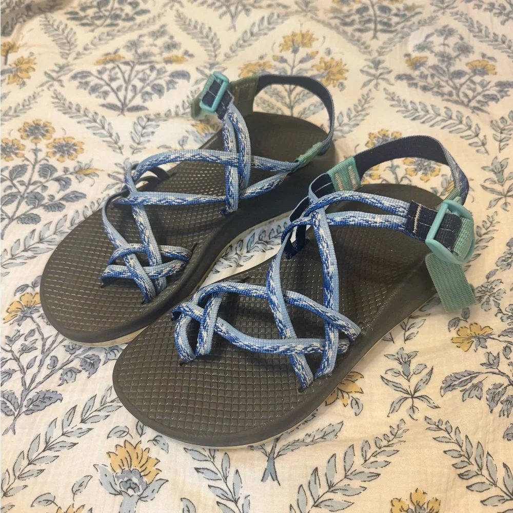 Custom Women's Chacos - Picture 1 of 6